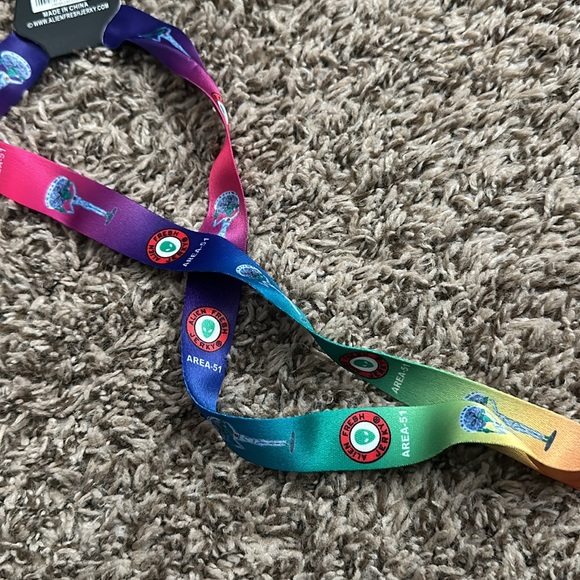 NWT Area 51 Alien detachable lanyard - Picture 5 of 5